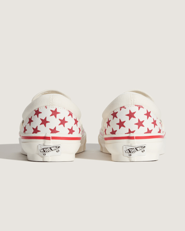 Vans - Premium Classic Slip-On Shoes, Man, Red, Size: 45 (obrázek 4)