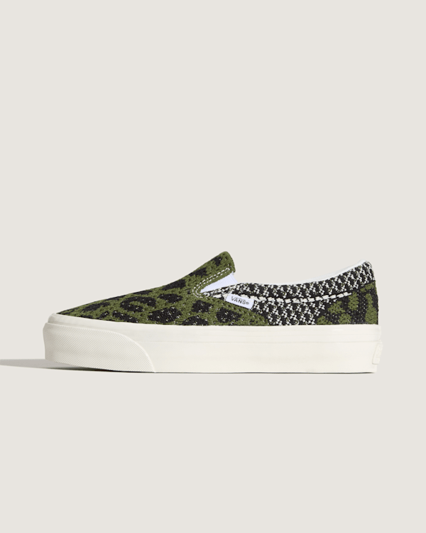 Vans - Premium Classic Slip-On Shoes, Man, Black, Size: 2.5
