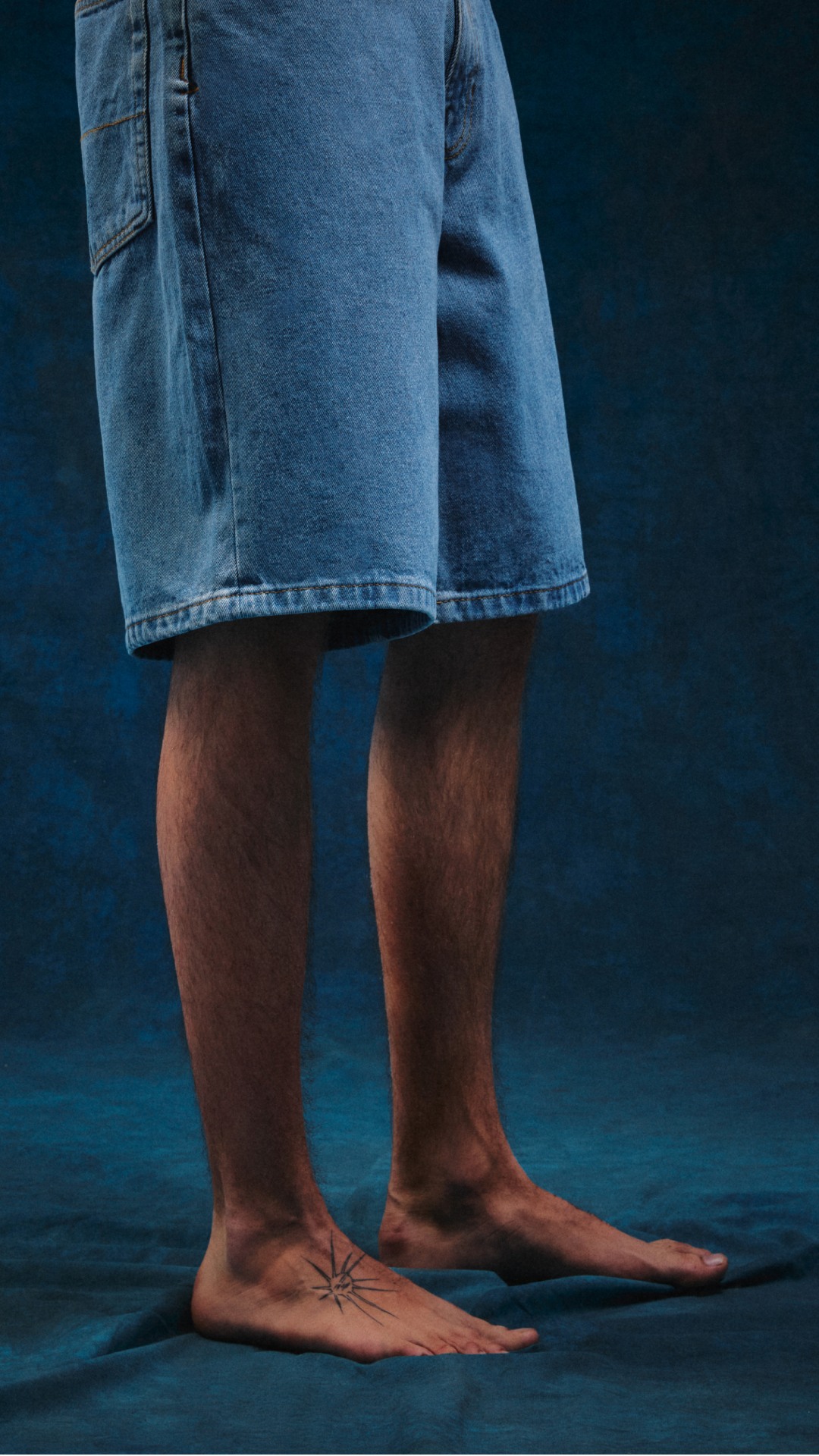 How to style baggy denim shorts