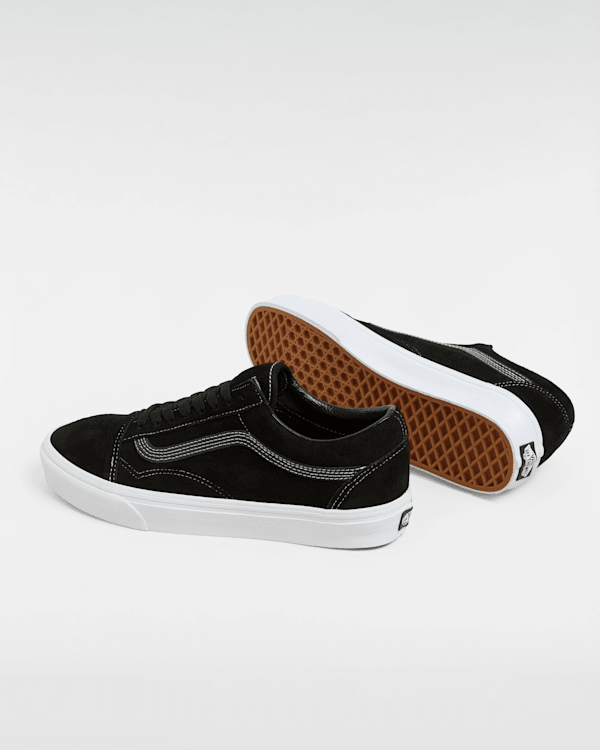 Old Skool Pig Suede Shoes in Black| Vans UK