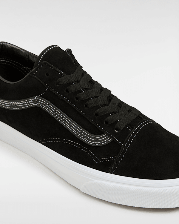 Old Skool Pig Suede Shoes in Black| Vans UK