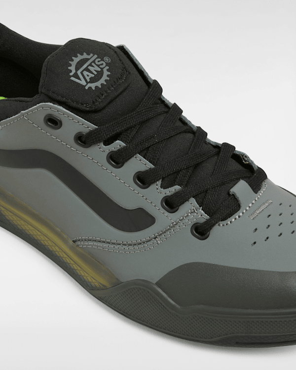 メーカー不明　BMX 20インチ vans グレー BMX Peak Shoes in Grey| Vans UK