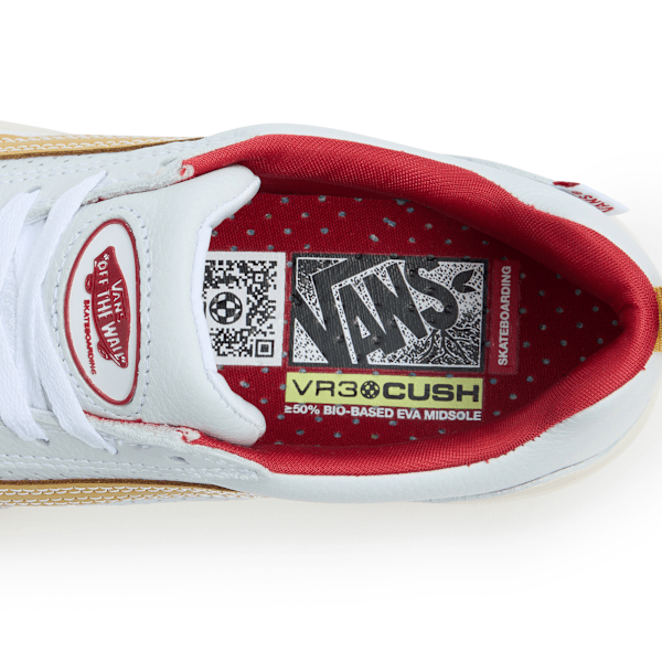 Zahba Vintage Sport Shoes in White| Vans UK display picture 3