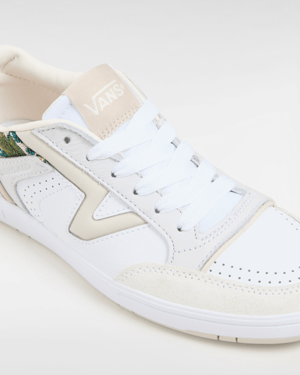 Lowland ComfyCush JMP R Shoes in White| Vans UK