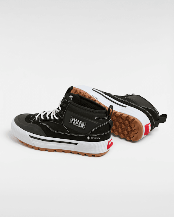 【VANS】 ヴァンズ MTE Half Cab GORE-TEX BLACK/WHITE 国内発送 Vans: Black & White MTE Half Cab GORE-TEX Sneakers | SSENSE