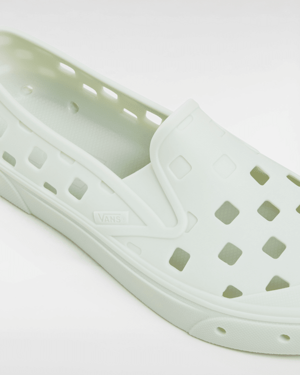 Slip-On TRK Shoes in Blue| Vans CZ