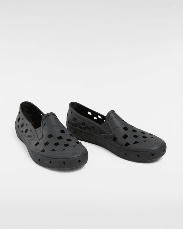 Slip-On TRK Shoes in Black| Vans SE Slip-On TRK Shoes in Black| Vans SE