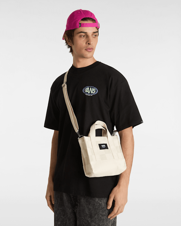 【Vans】遊び心あふれるロゴ入りLil Pergsトートバッグ Lil Pergs Tote Bag in Antique White / Black | Vans