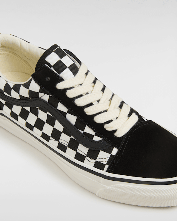 Premium Old Skool Shoes in Black| Vans UK