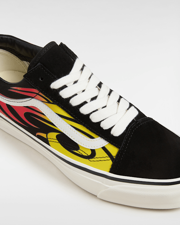 Premium Old Skool Shoes in Black| Vans UK