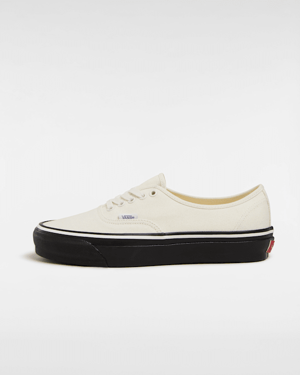スニーカー ^VANS^ Authentic Lowpro White VN000D04WWW1 Authentic Lowpro Shoe in White | Vans