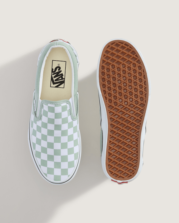 Classic Slip-On Shoes in Green| Vans UK display picture 2