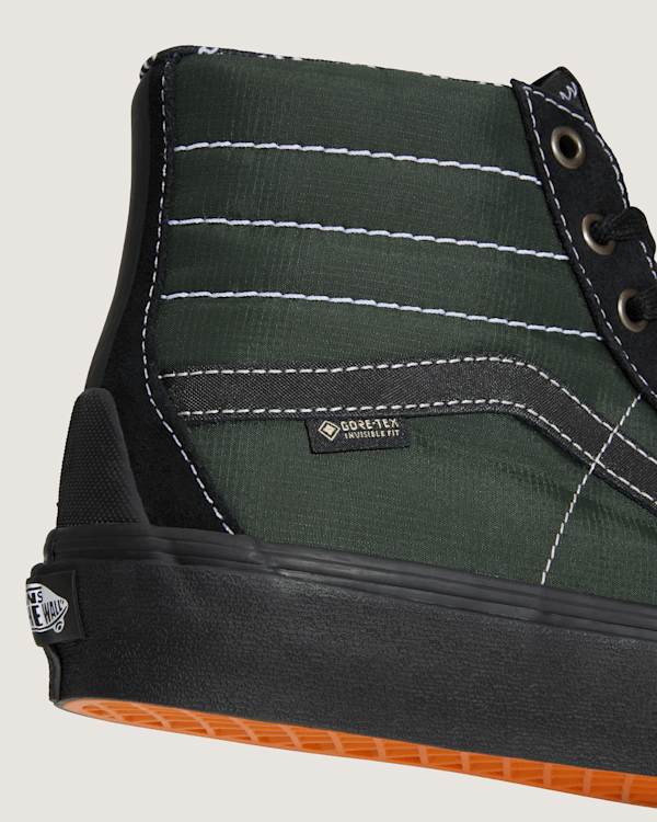 Sk8-Hi GORE-TEX Shoes in Black/Green| Vans DK
