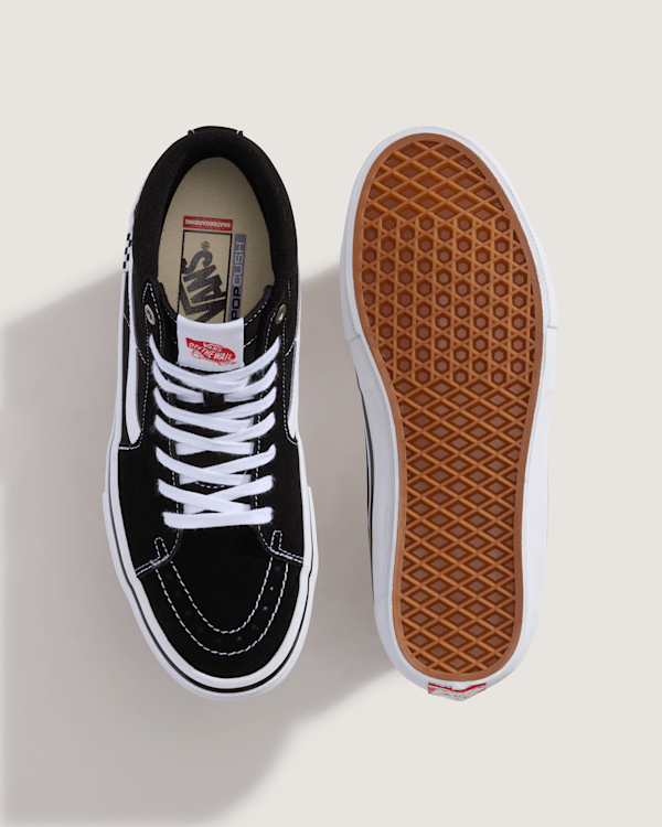 Skate SK8-Hi Shoes in Black| Vans DK