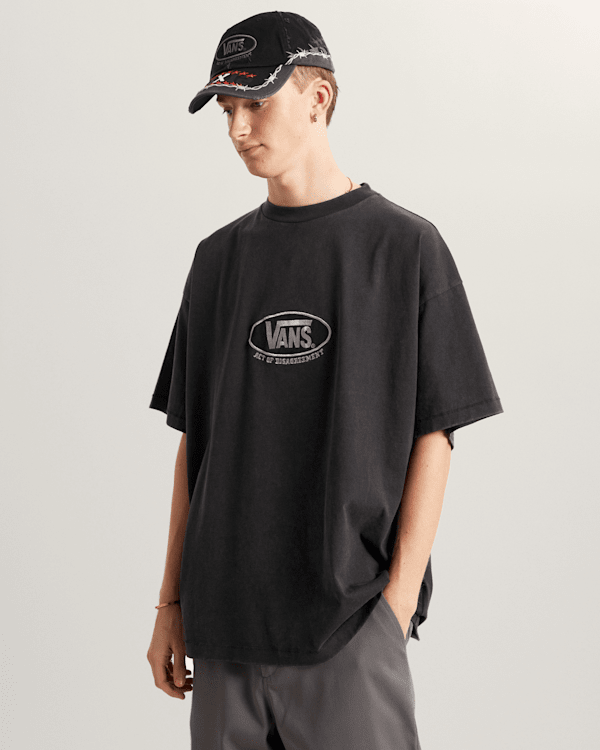 VANS FACT Tシャツ ブラック 新品未使用 Act Of Disagreement Oval Logo T-Shirt in Black| Vans IE