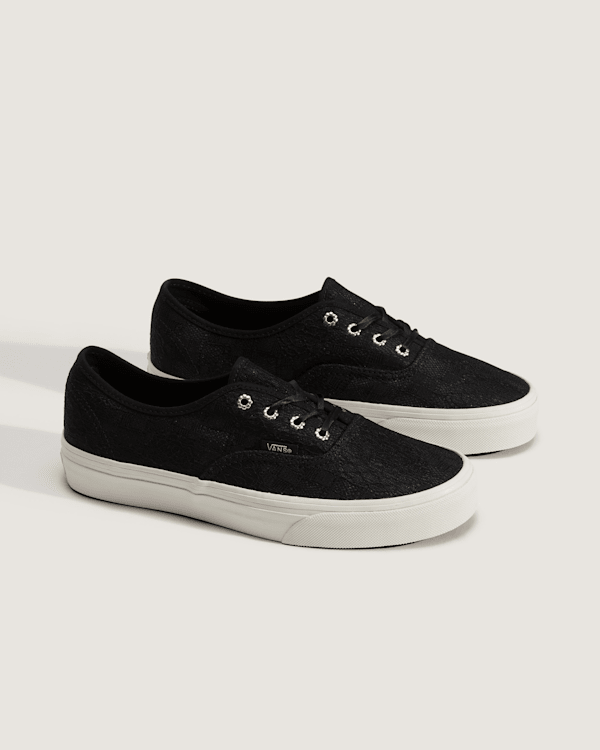 Authentic Shoes in Black| Vans SE