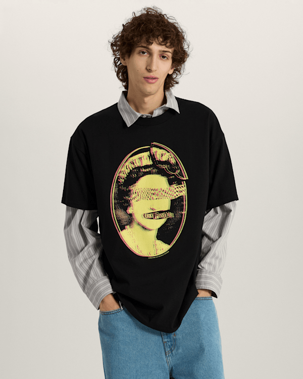 Sex Pistols Pretty Vacant T-Shirt in Black| Vans UK