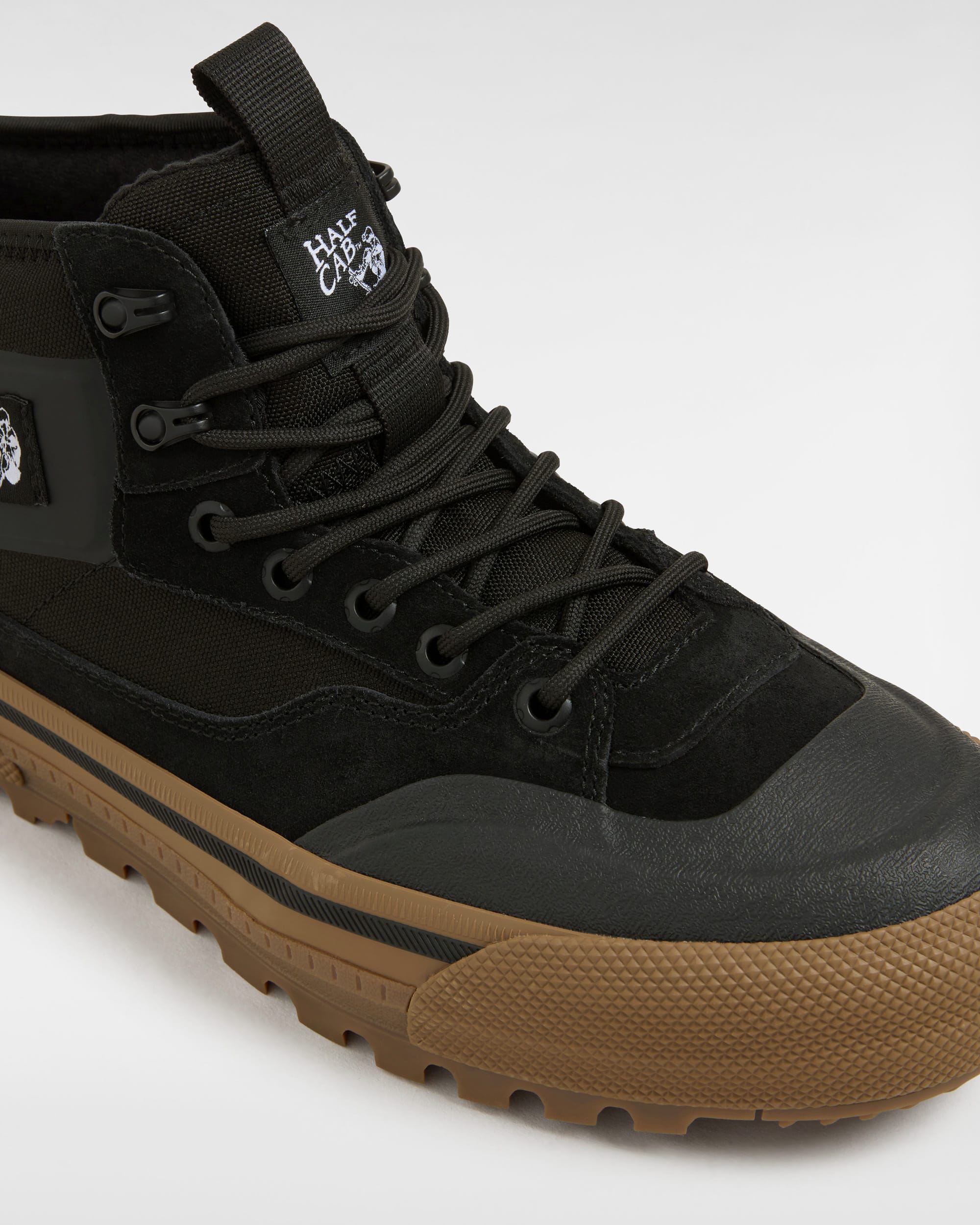 MTE Half Cab Gore-Tex Shoes in Black| Vans FI