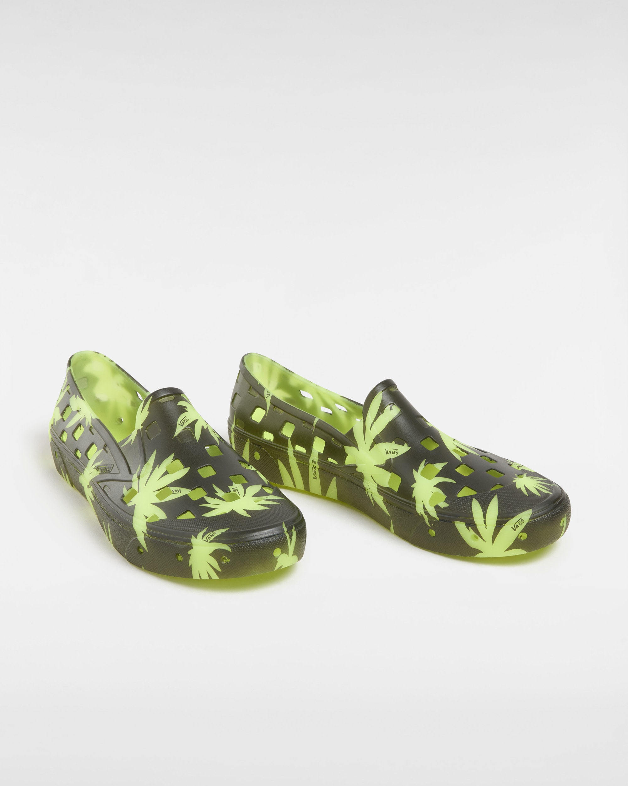 Chaussures SlipOn TRK VANS Vert ALT1