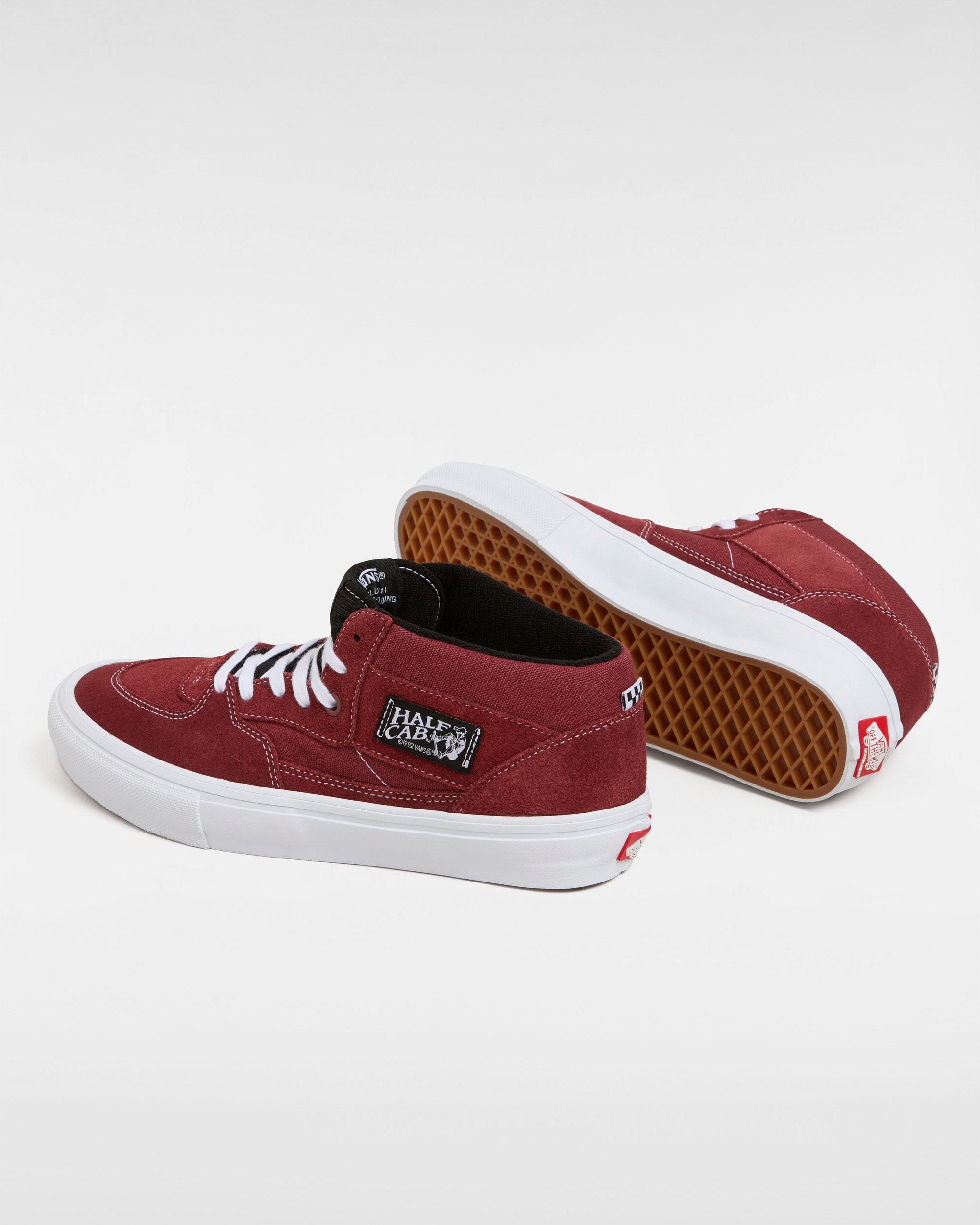 Skate Half Cab Shoe in Burgundy| Vans SE
