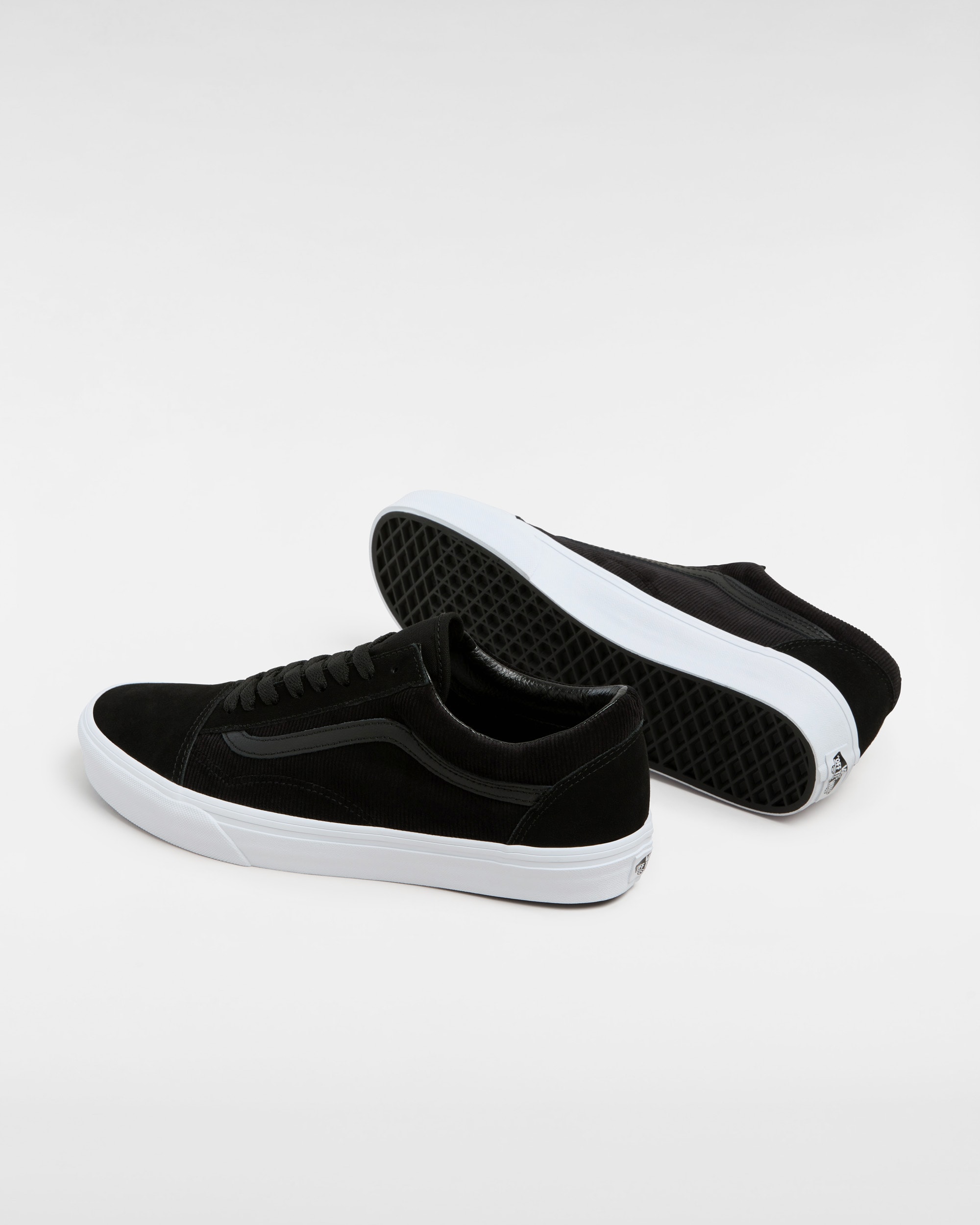 Old Skool Pig Suede Shoes VANS Black ALT2