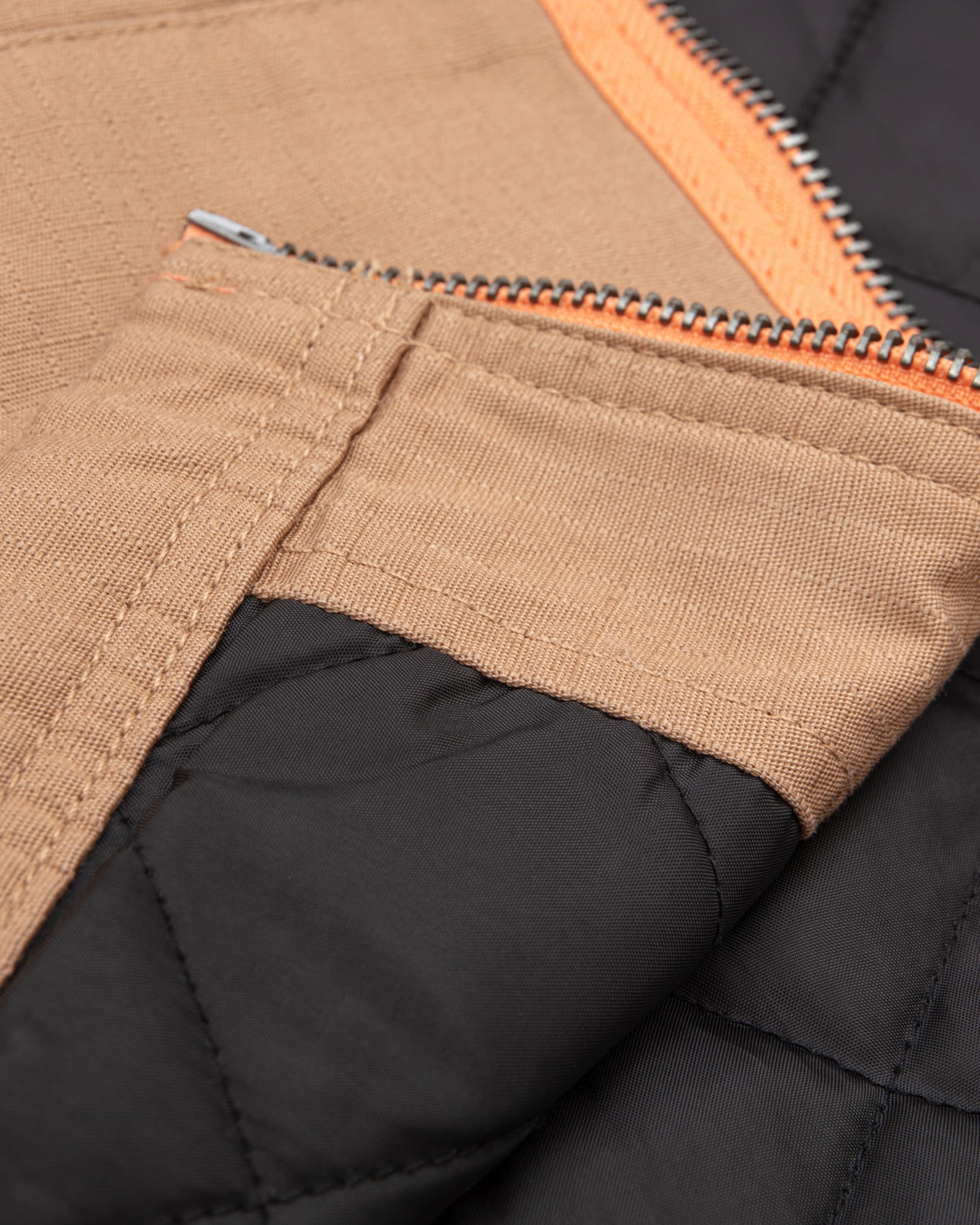 Lizzie Armanto Vest VANS Beige ALT2