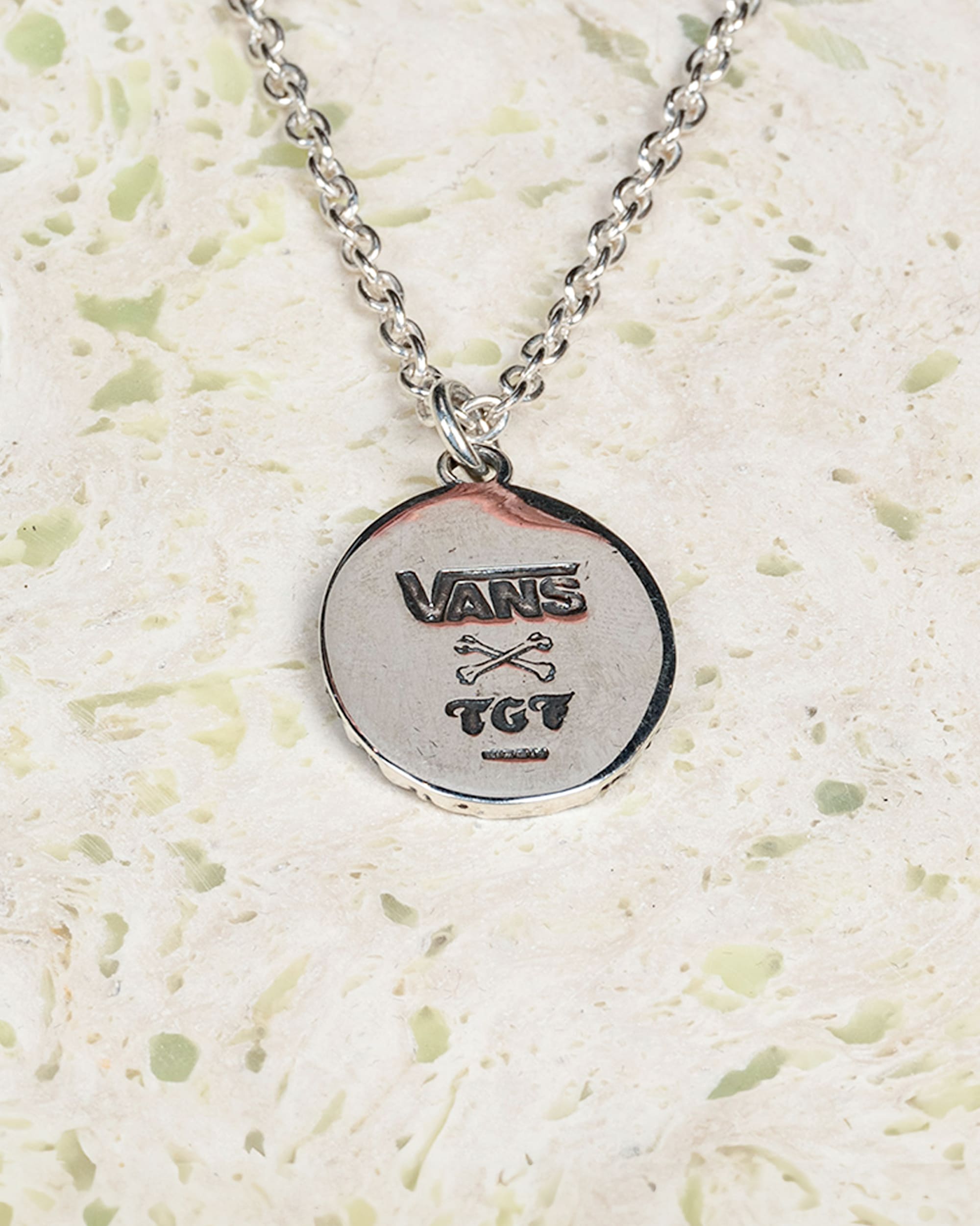 The Great Frog Pendant VANS Grey ALT1