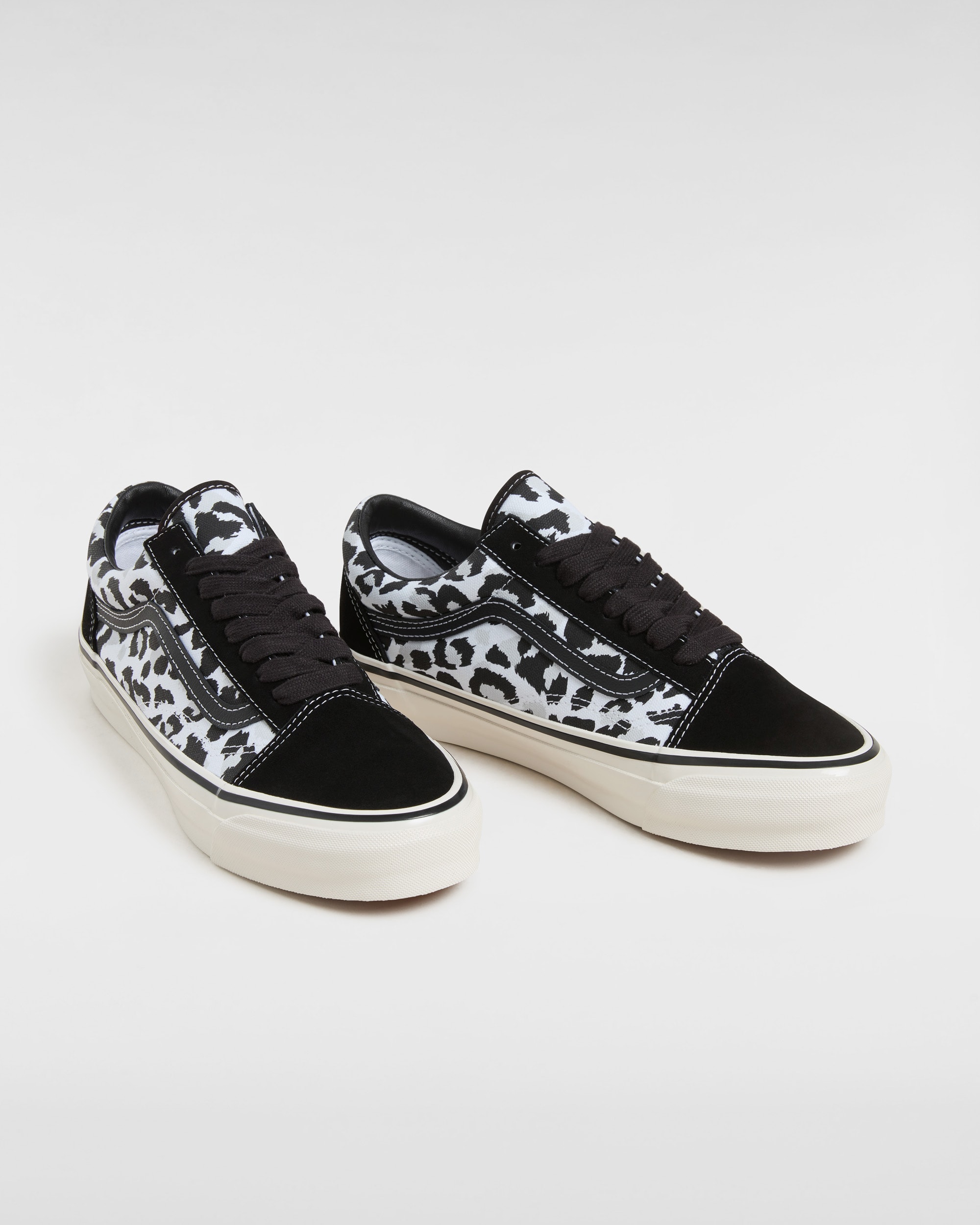 Chaussures Premium Old Skool VANS Noir ALT3