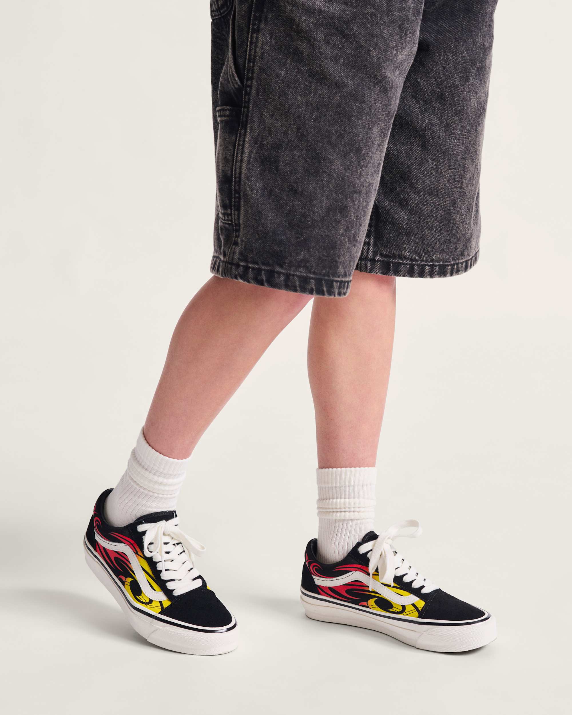 Chaussures Premium Old Skool VANS Noir ALT1