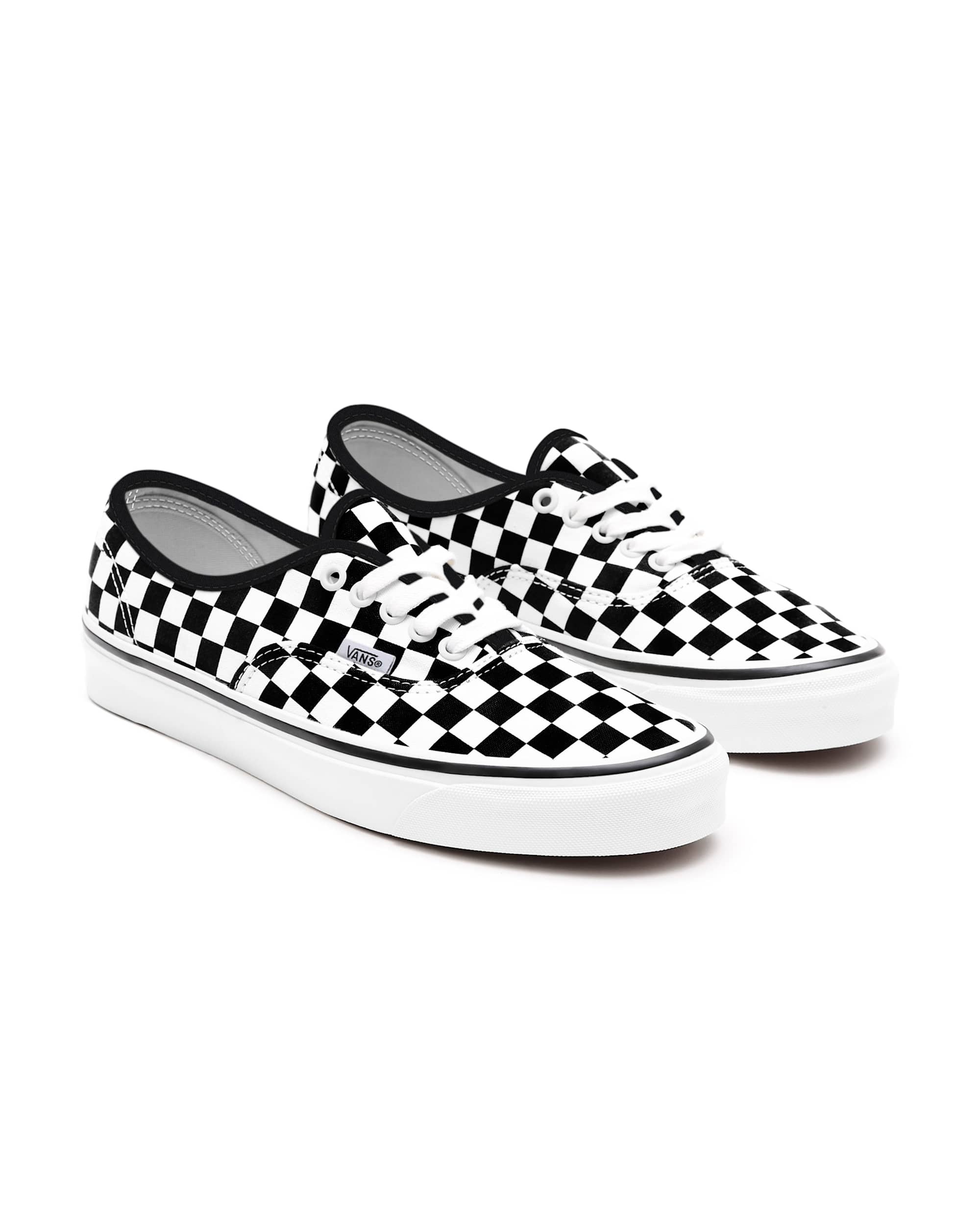Personalisierbare Checkerboard Authentic mit breiter Passform VANS Wei HERO
