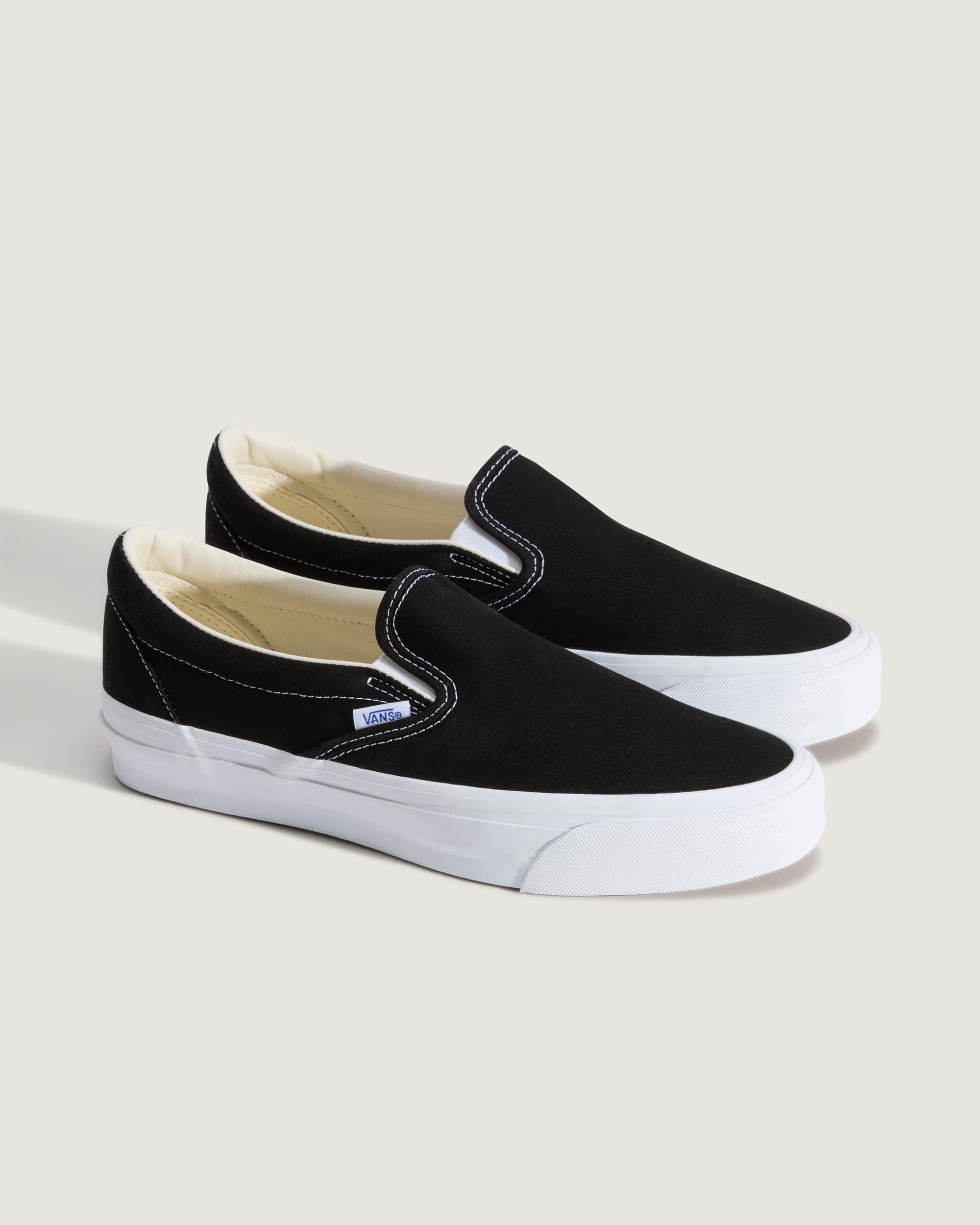 Chaussures Premium SlipOn 98 VANS Noir ALT1