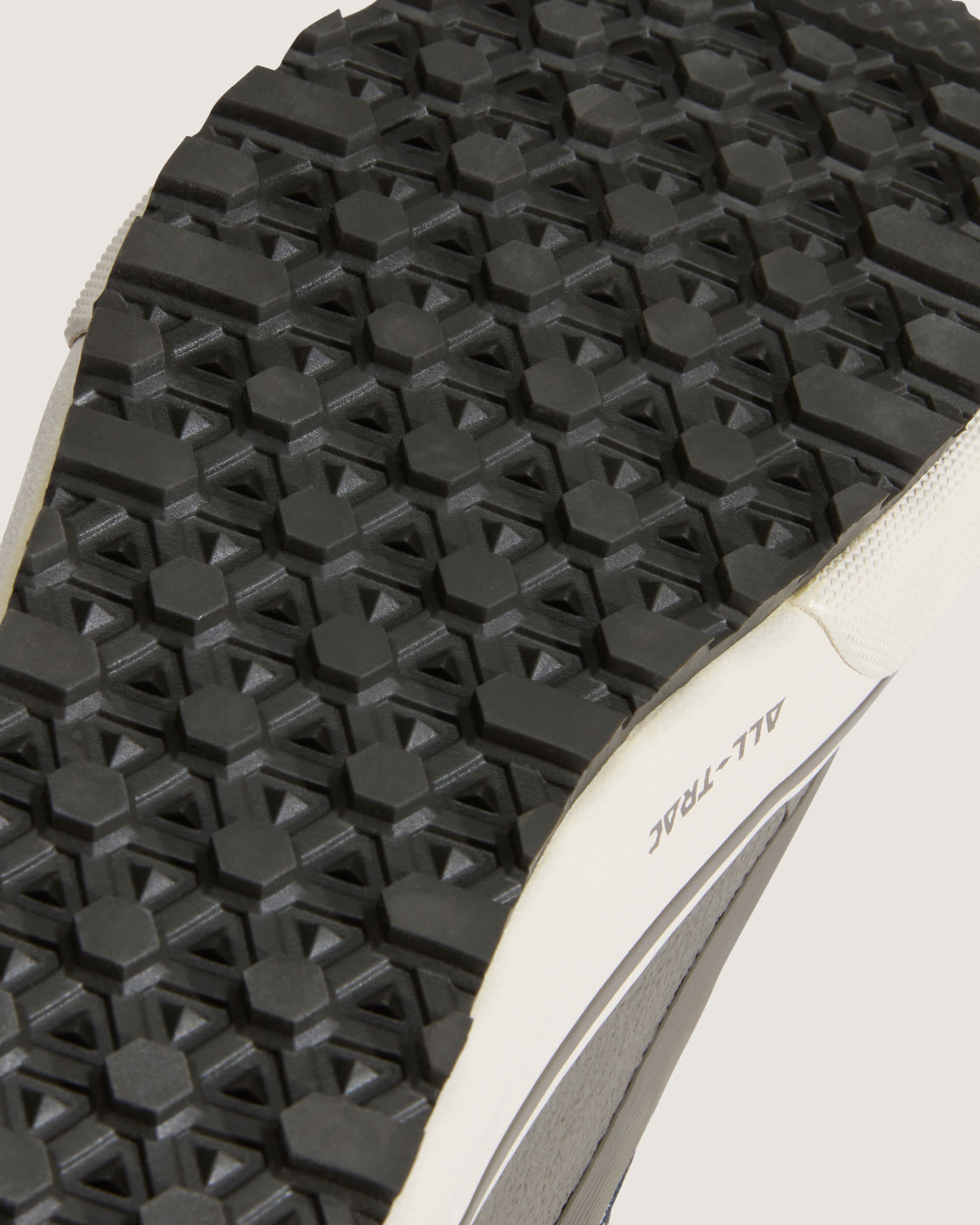 Standard Mid Chelsea Waterproof Stiefel VANS Braun ALT6