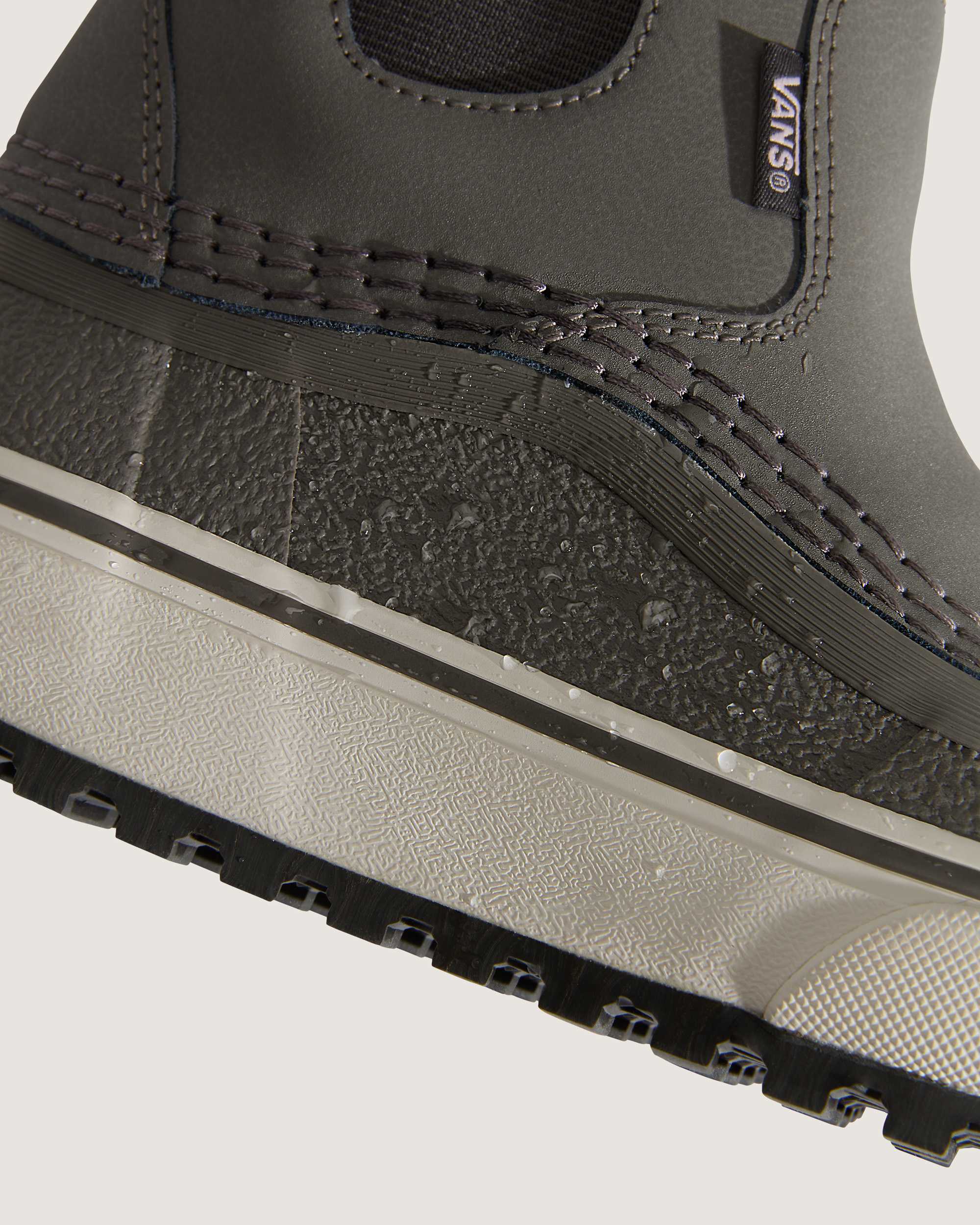 Standard Mid Chelsea Waterproof Stiefel VANS Braun ALT7