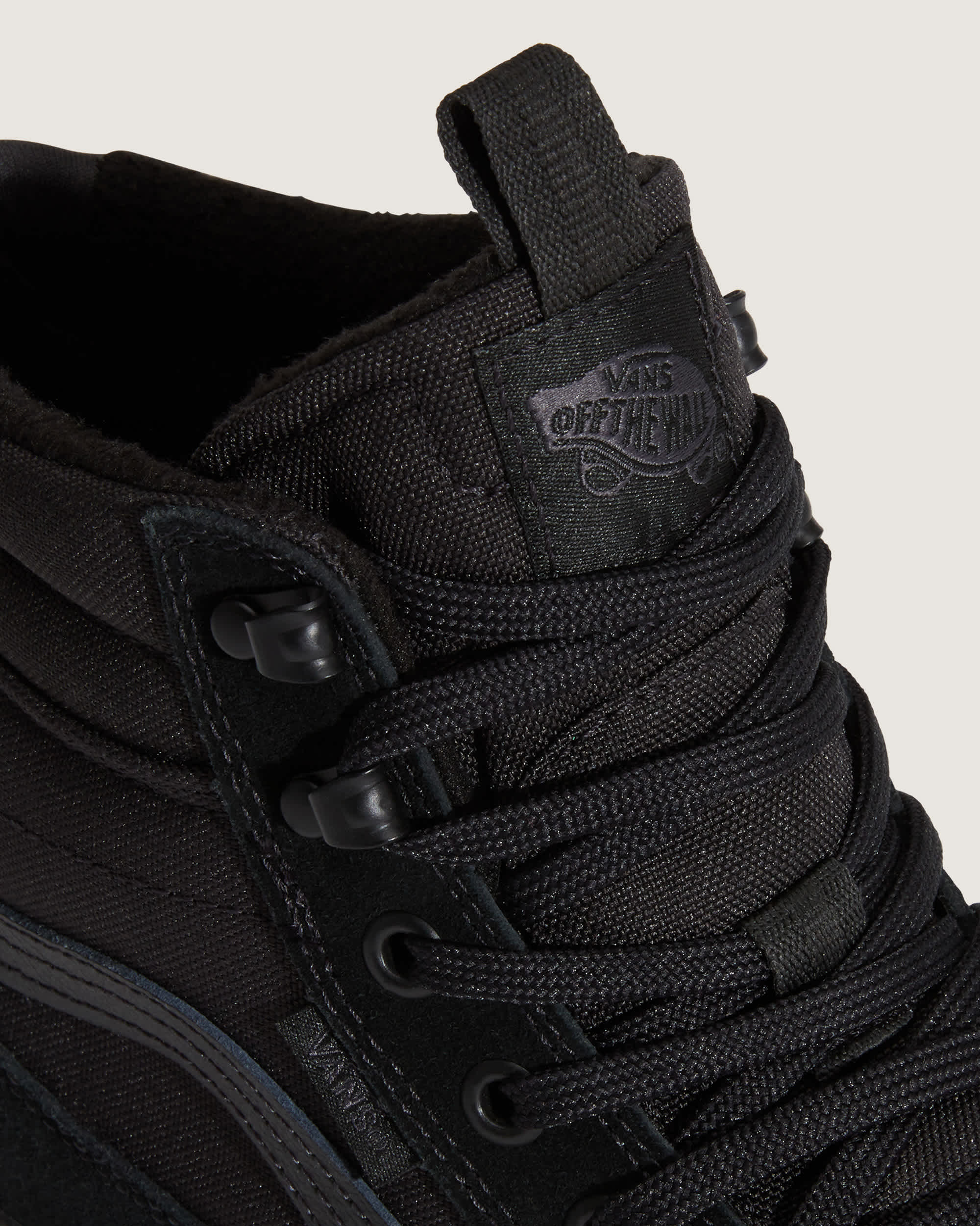 Sk8Hi Waterproof Insulated Schuhe VANS Schwarz ALT7