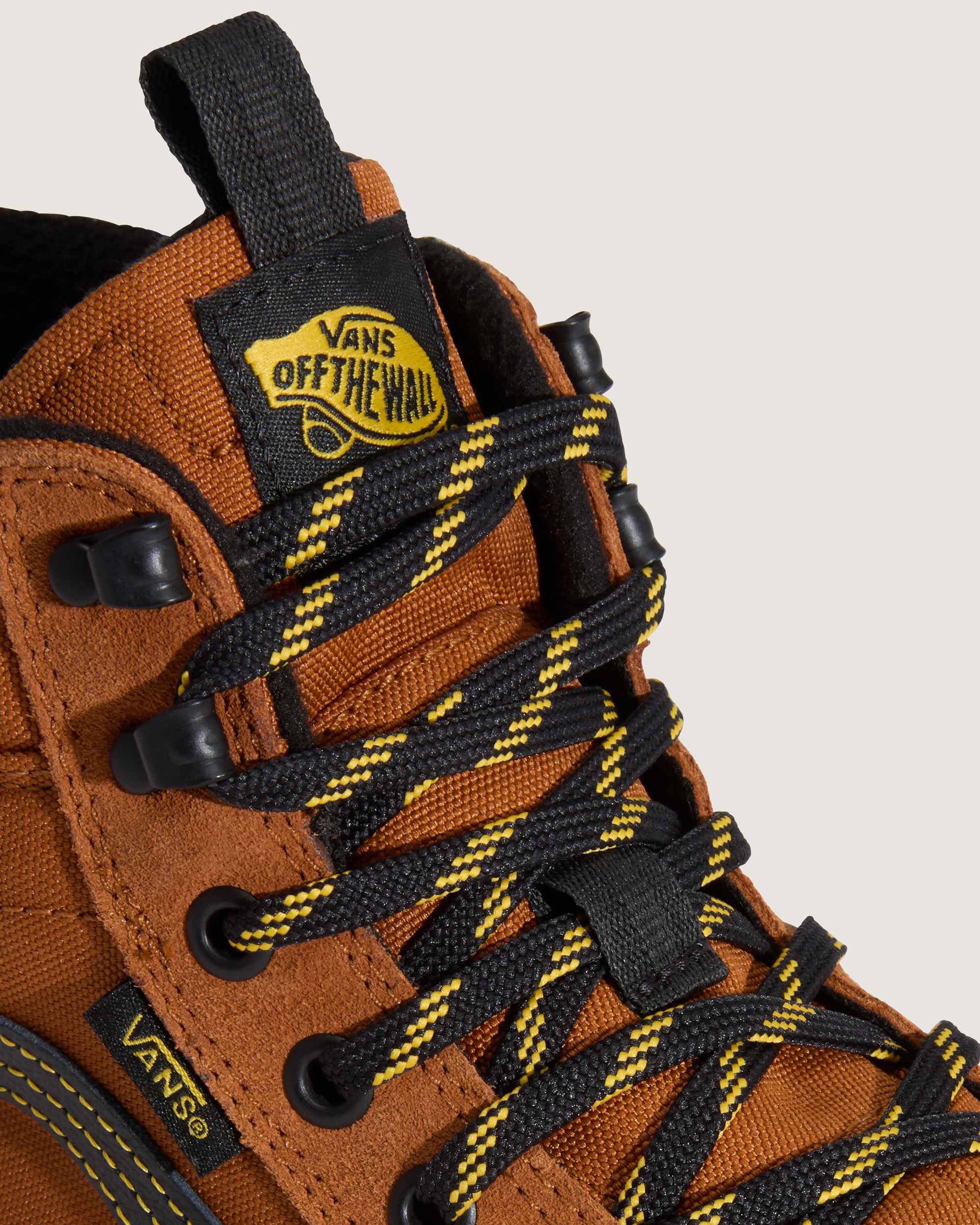 Ocieplane buty Sk8Hi Waterproof VANS PomaraczowyBrzowy ALT7