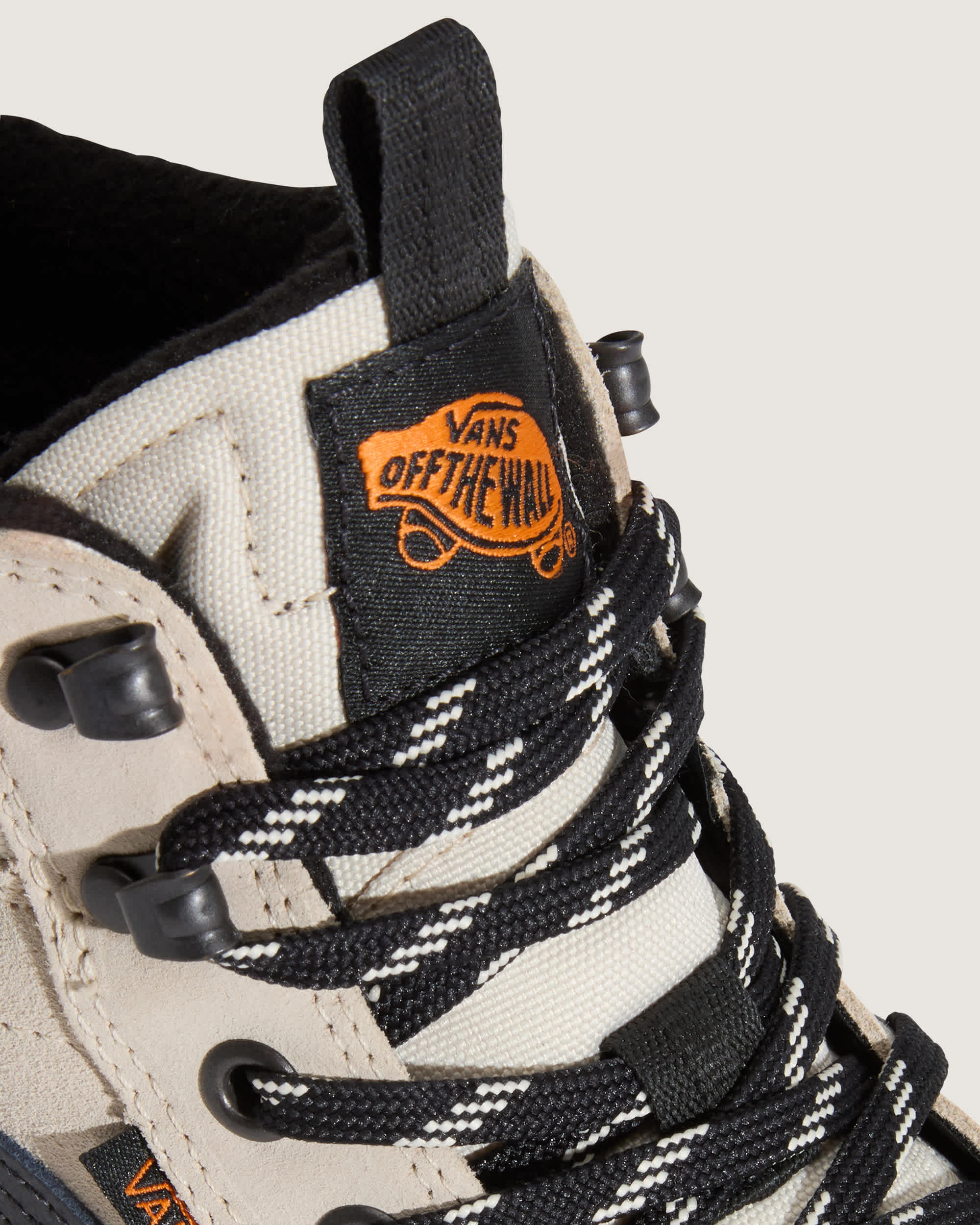 Chaussures isolantes impermables Sk8Hi VANS Blanc ALT7