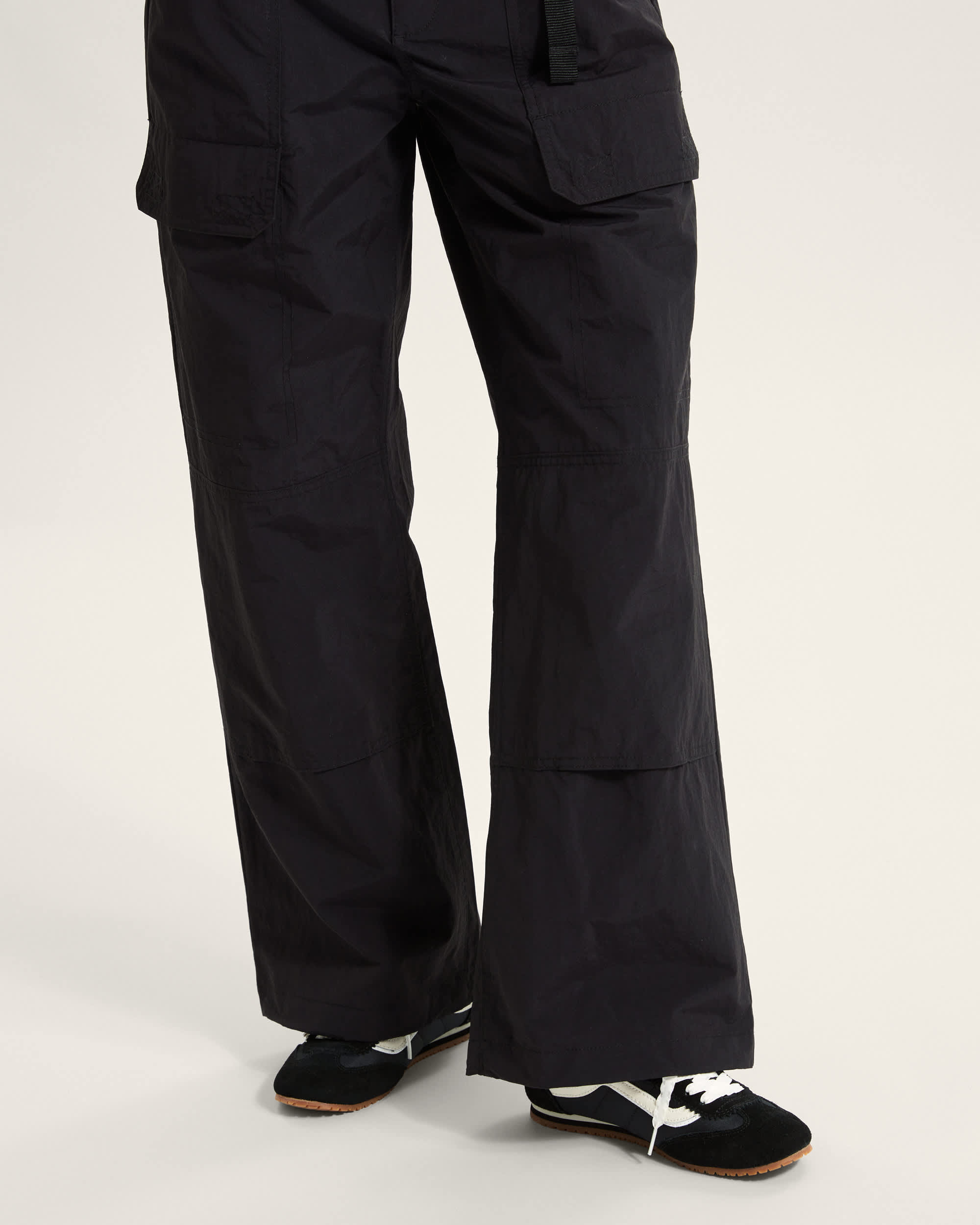 Super Lowpro Shoes VANS Black ALT4