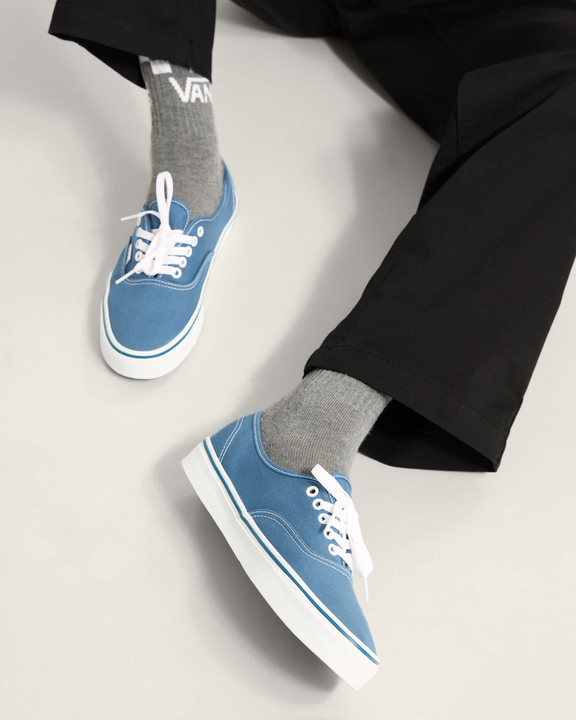 Chaussures Authentic VANS Bleu ALT6