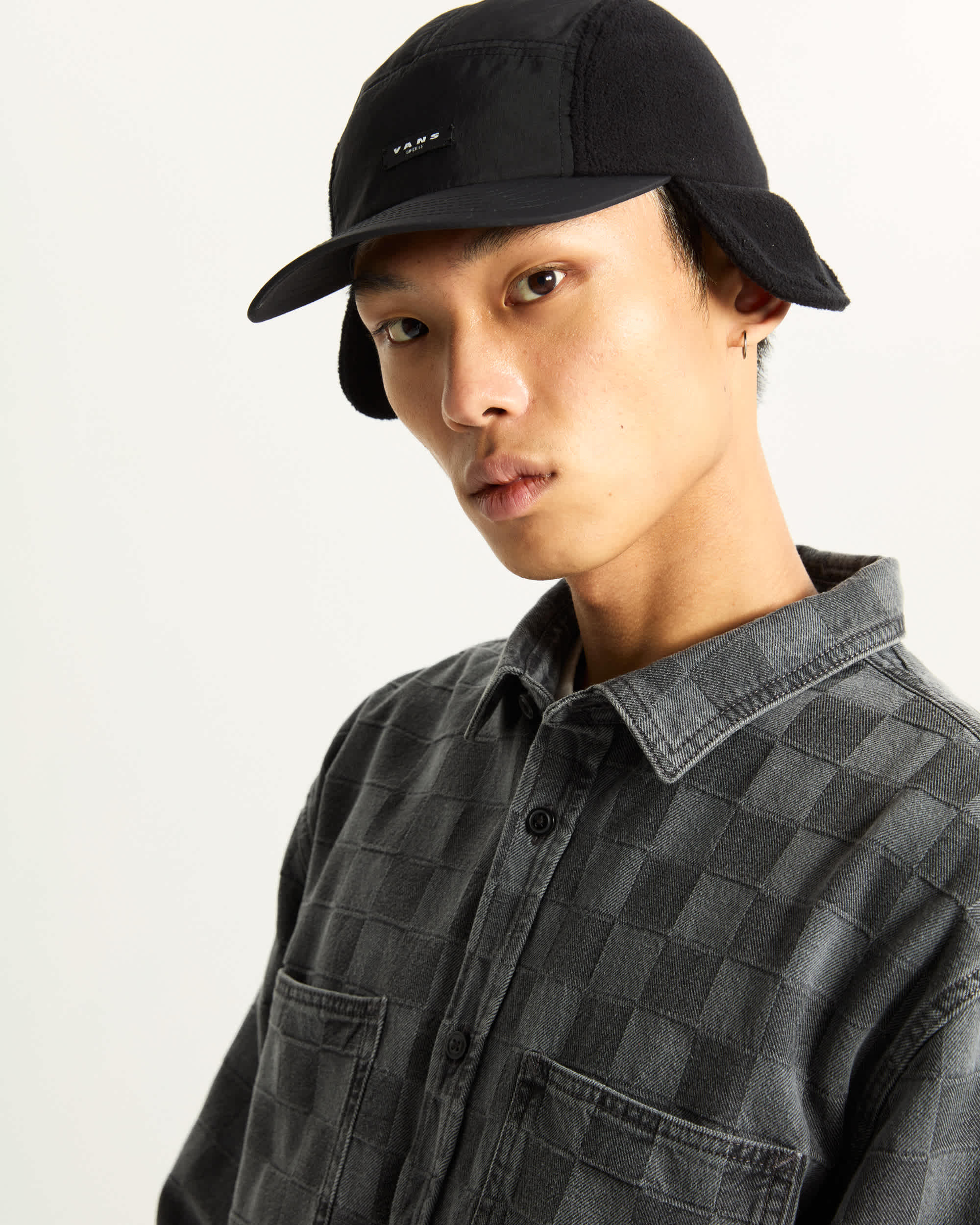 66 Earflap Tall Camper Cap VANS Schwarz ALT3