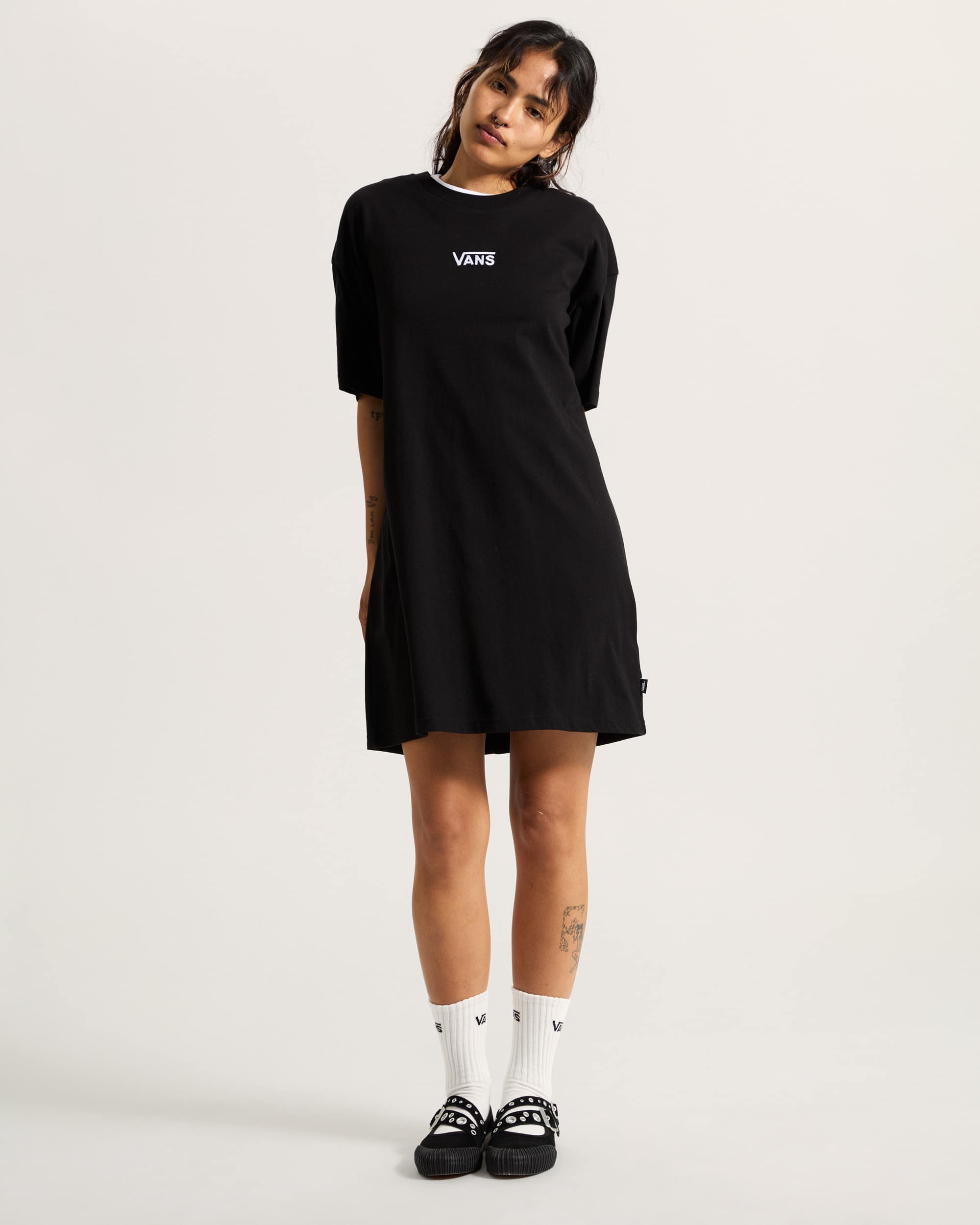 Center Vee TShirtKleid VANS Schwarz ALT4