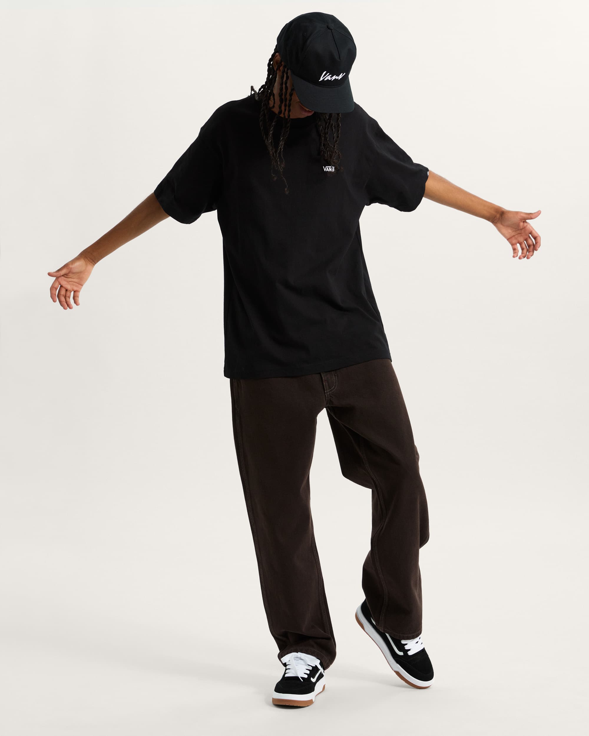 Left Chest Logo II TShirt VANS Schwarz ALT4