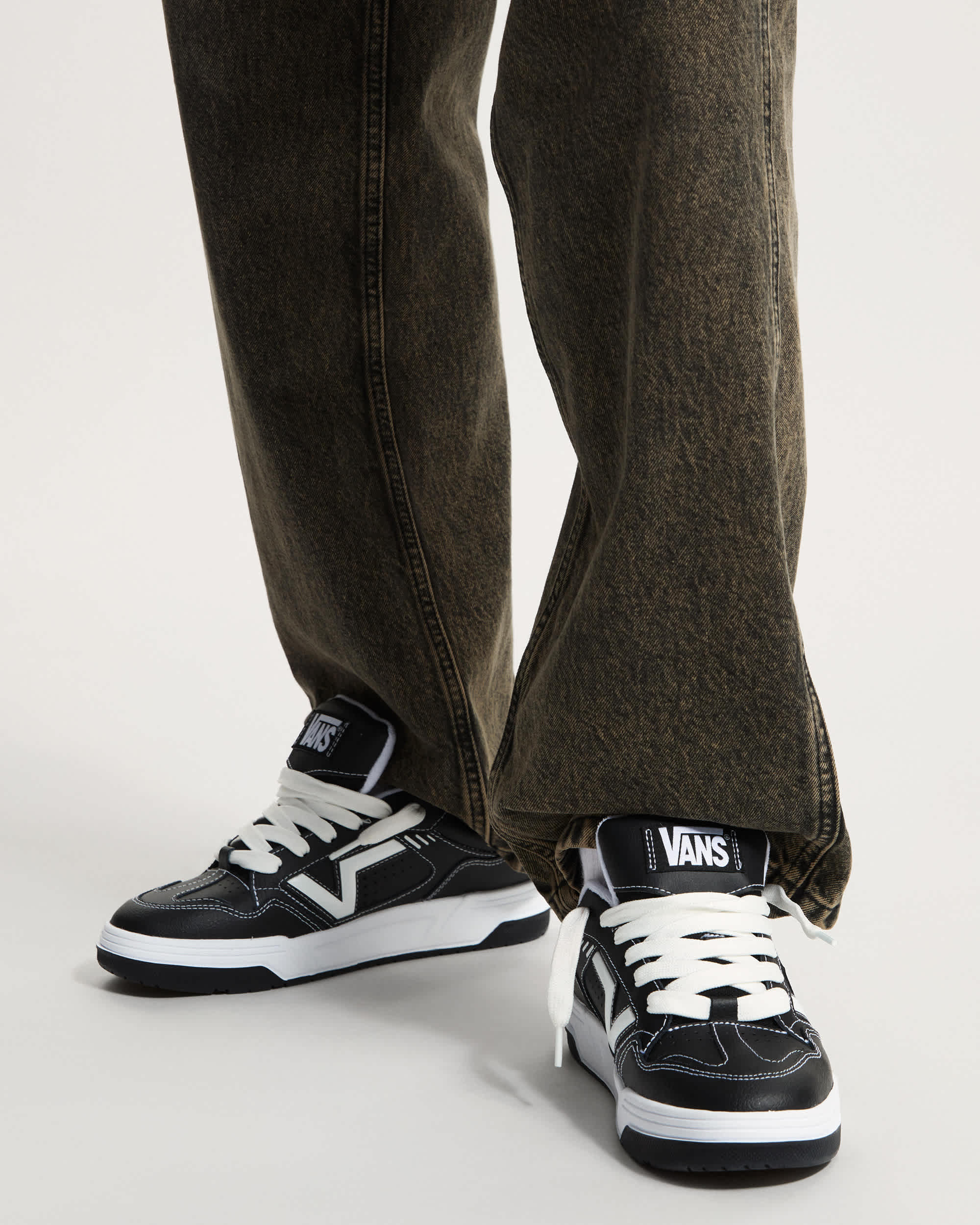 Upland Shoes VANS Black ALT4