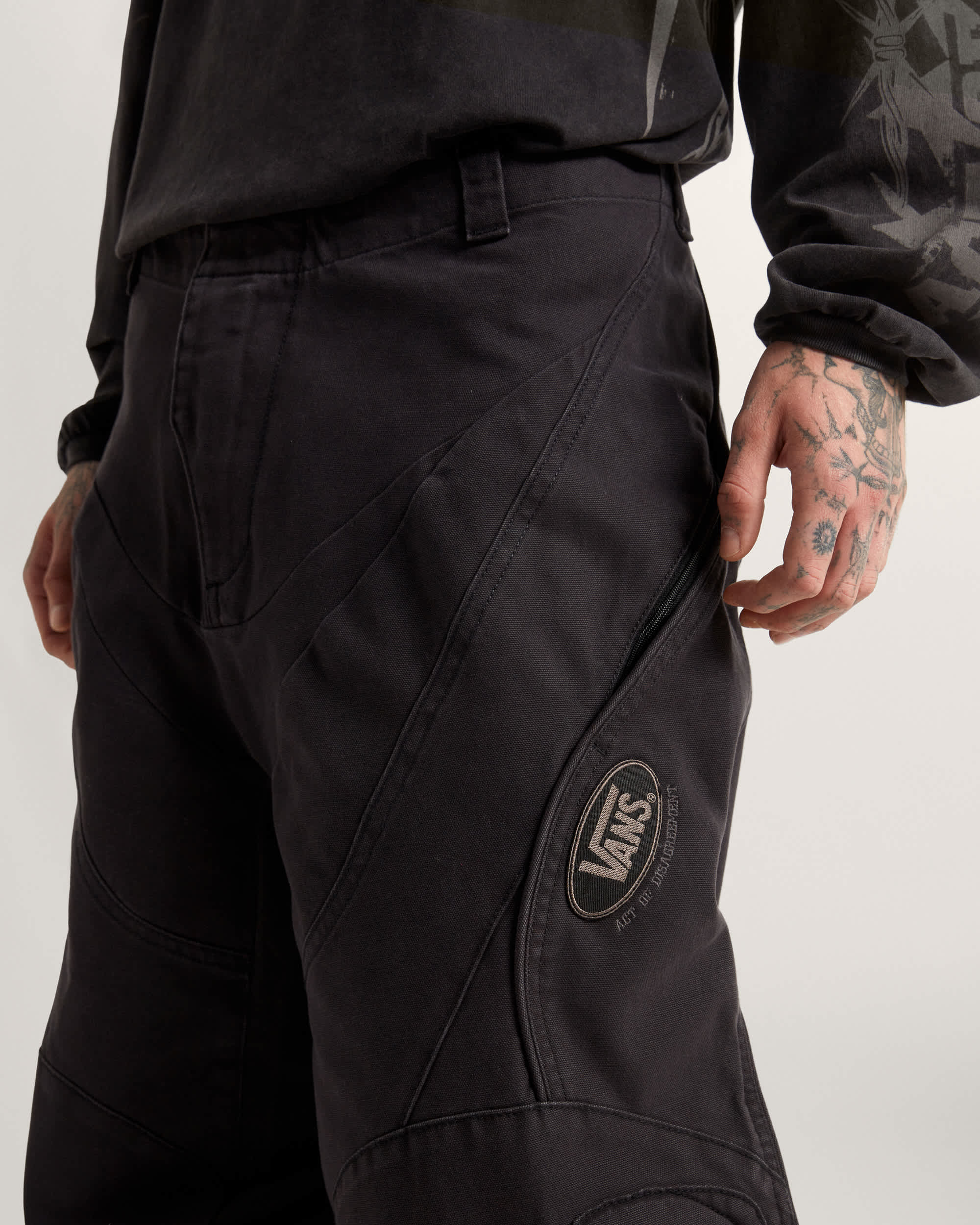 Act of Disagreement Racing Hose VANS Schwarz ALT6