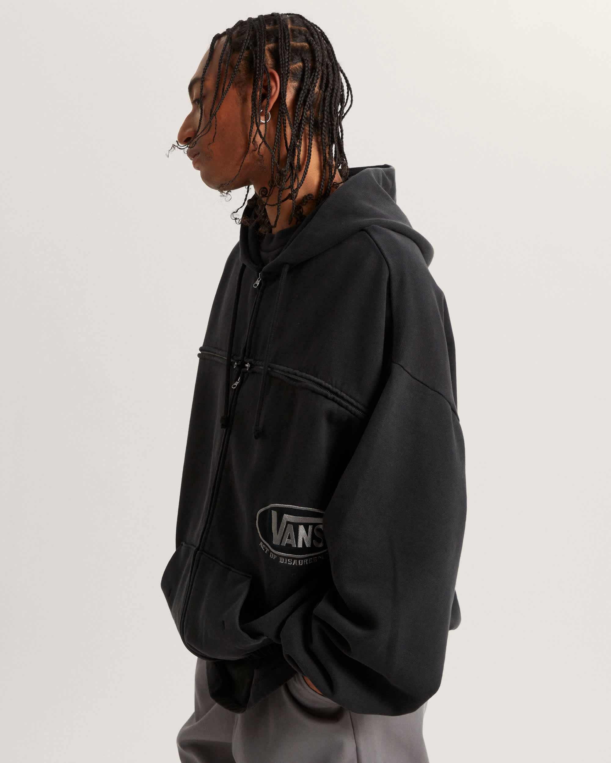 Act Of Disagreement Hoodie mit TReiverschluss VANS Schwarz ALT1