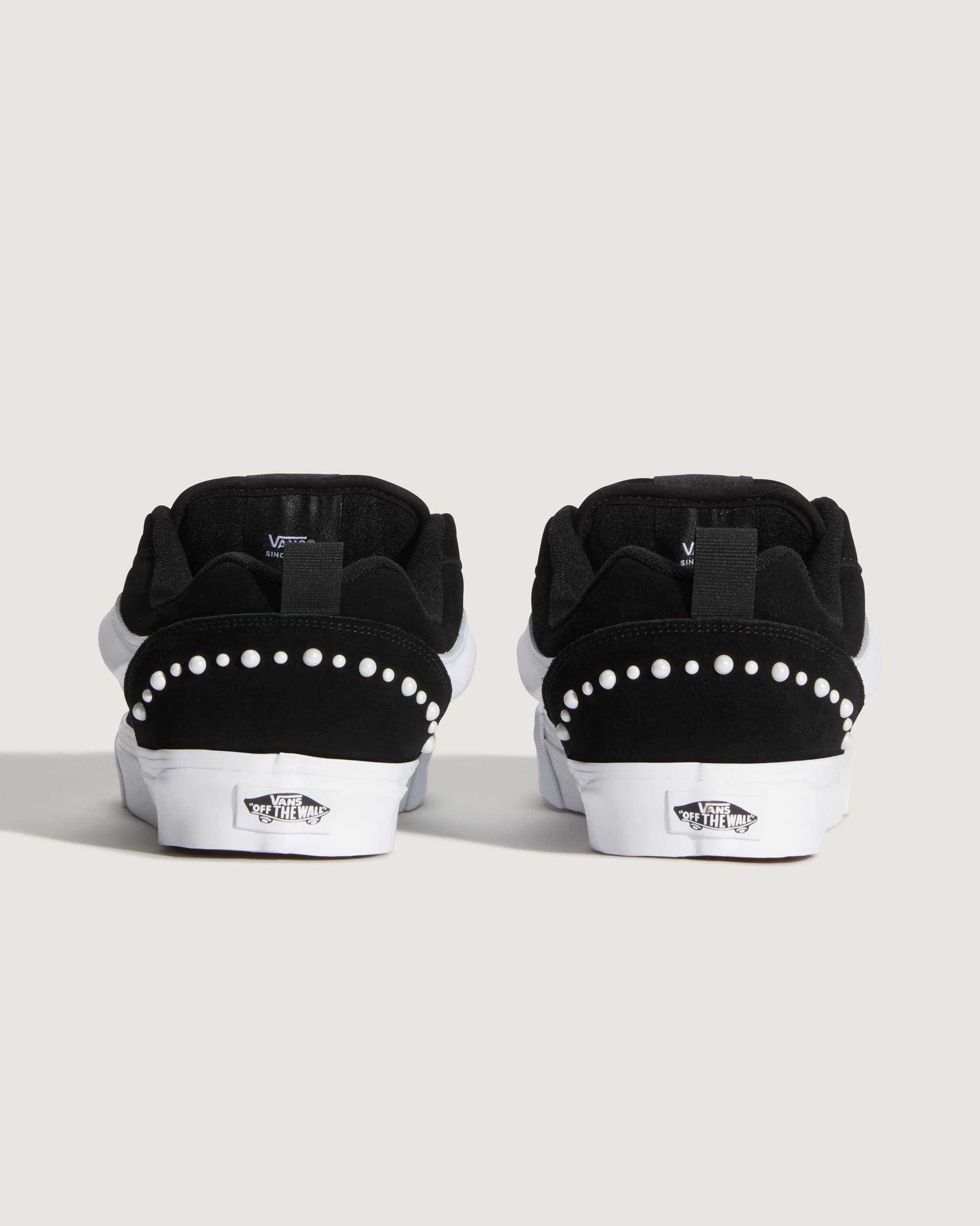 Knu Skool Shoes VANS Black ALT3