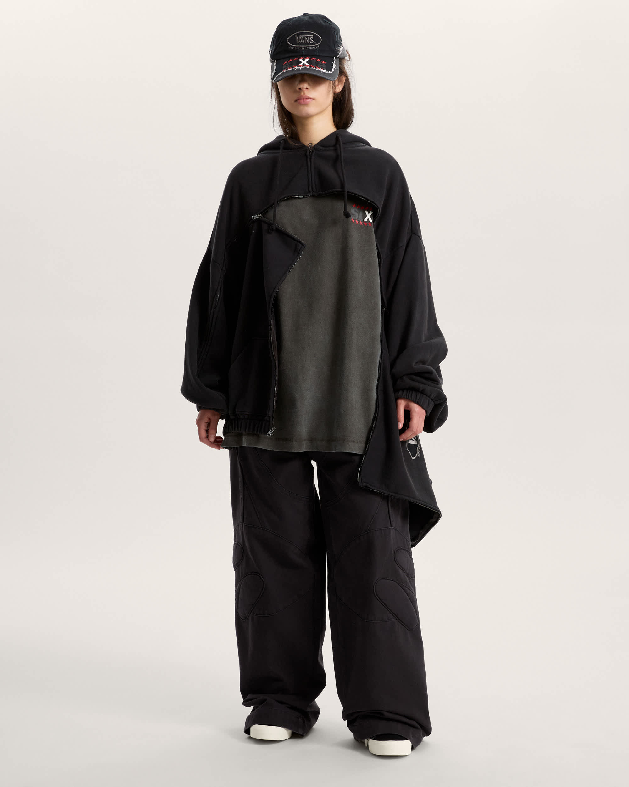 Act Of Disagreement Ramp TShirt VANS Schwarz ALT4