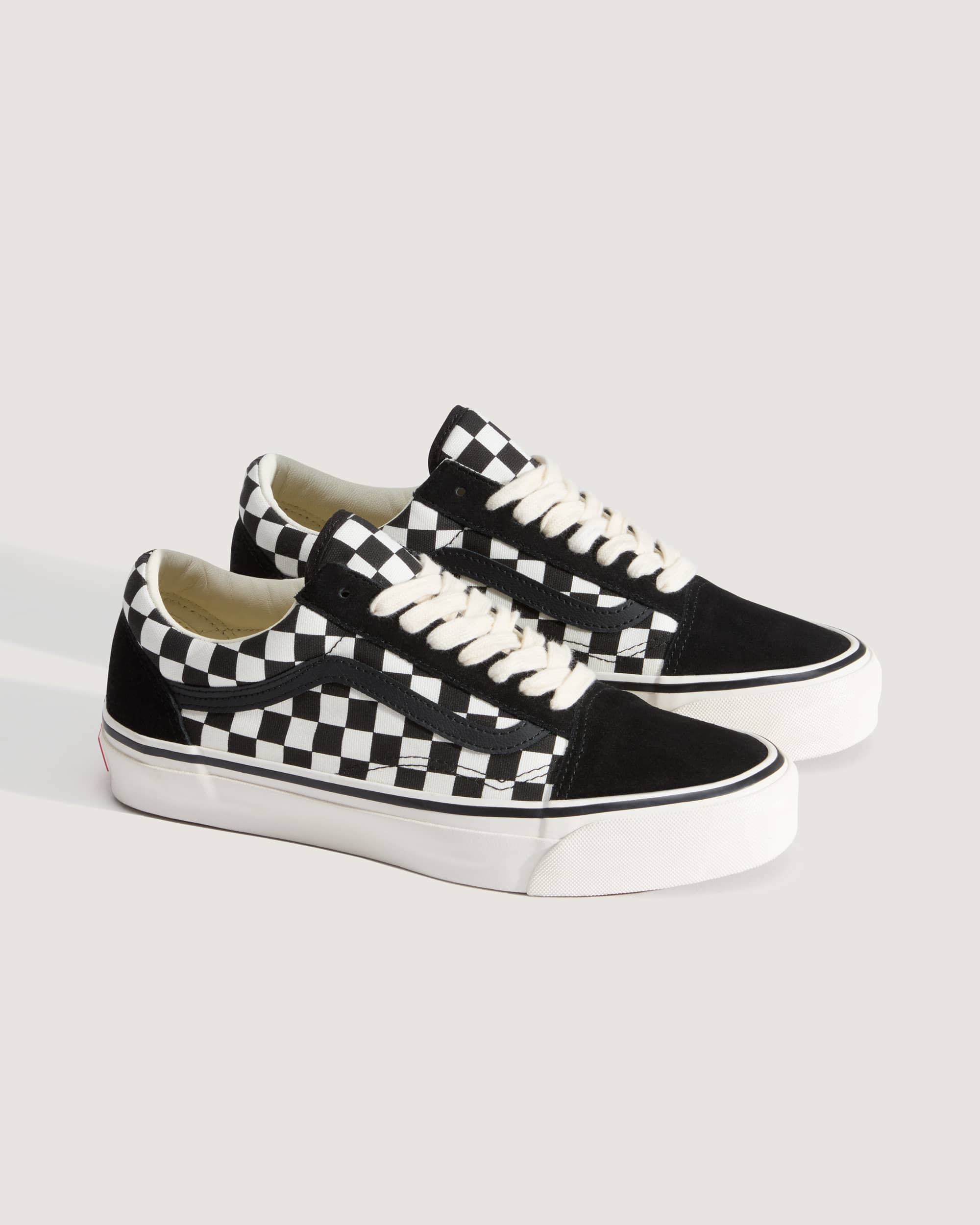 Zapatillas Premium Old Skool VANS Negro ALT1