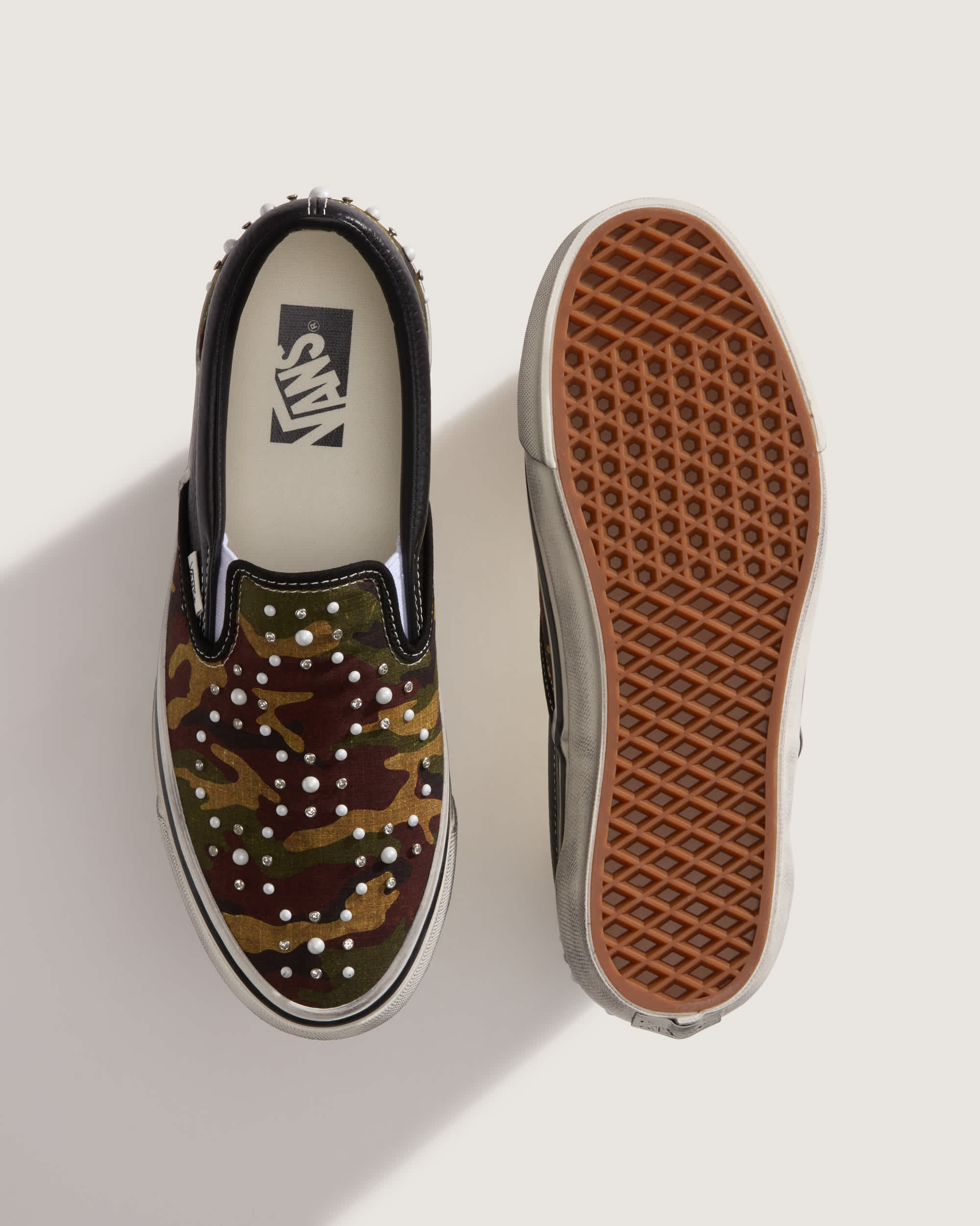 Premium Classic SlipOn Shoes VANS Black ALT2