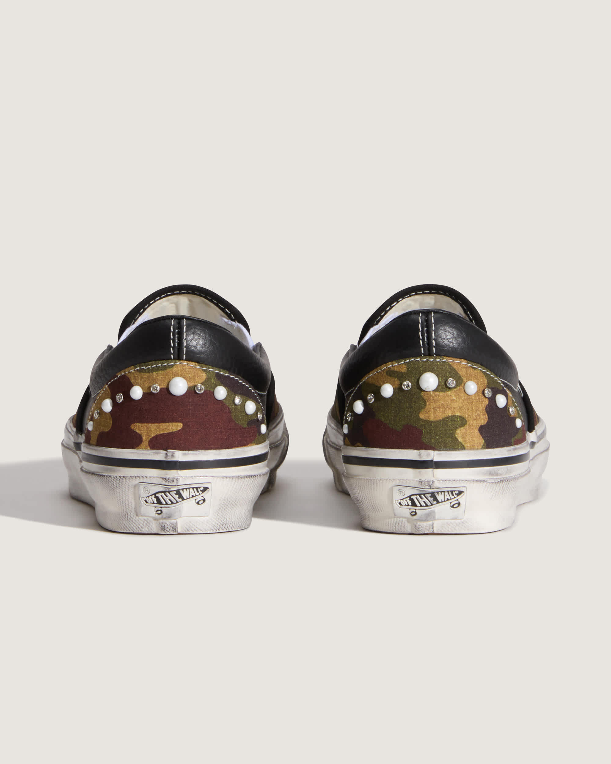 Premium Classic SlipOn Shoes VANS Black ALT3