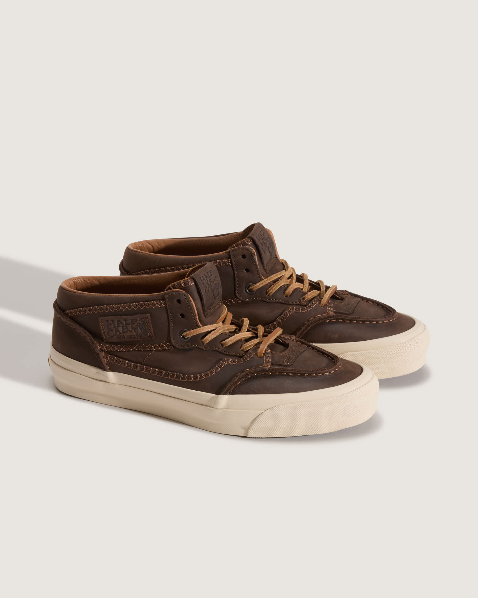 OTW Half Cab 33 Moc Vibram Classic LEATHER POTTING SOIL VANS Brown ALT1